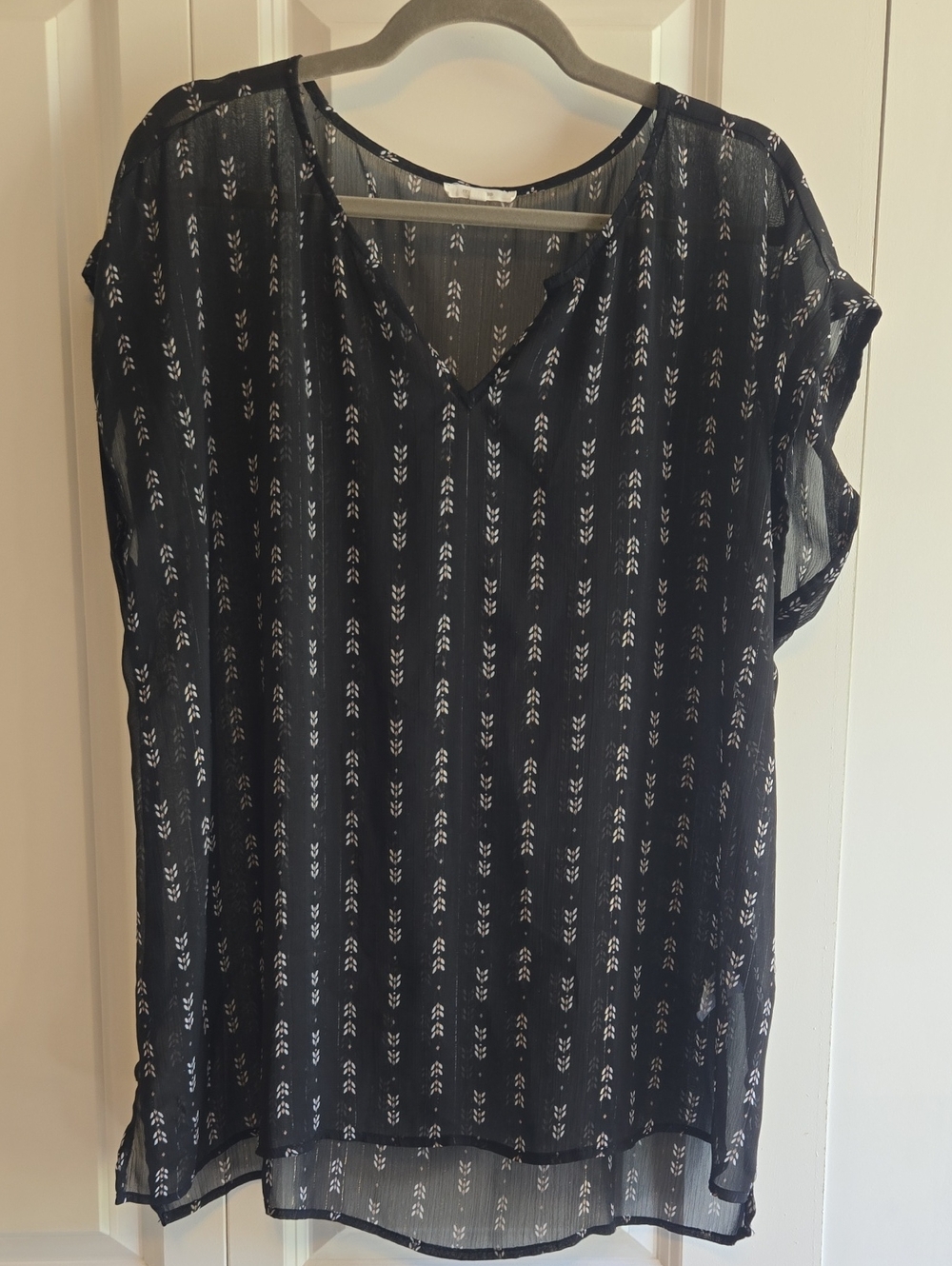 Women's Black Sheer V-Neck Patterned Blouse
